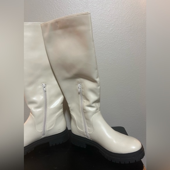 Barely used Just fab Bone color tall black rubber bottom boots- size 8 - Picture 7 of 16